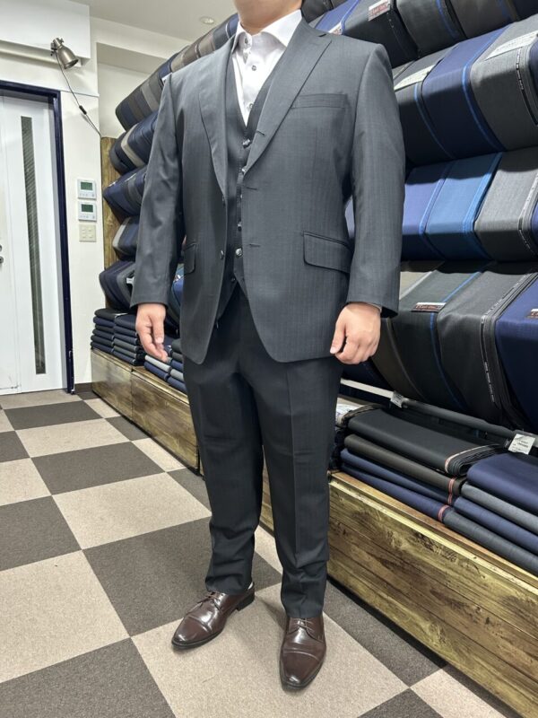 渋さもあるチャコールグレーでダンディーにのアイキャッチ画像