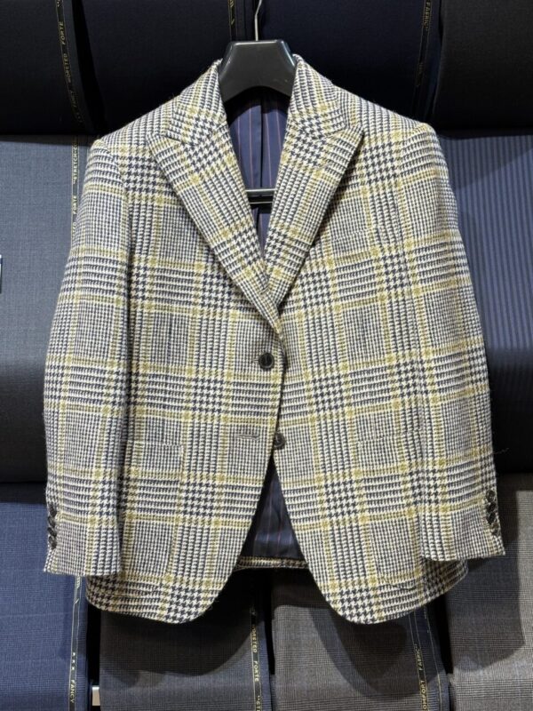 個人オーダーのツイードジャケット（レディース）のアイキャッチ画像