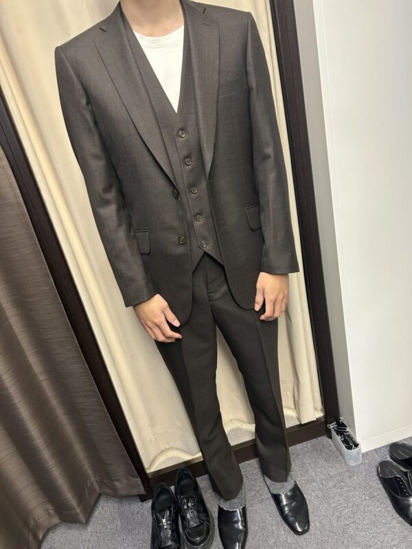 お仕事でも大人気！！ブラウンシャドーストライプ！！のアイキャッチ画像