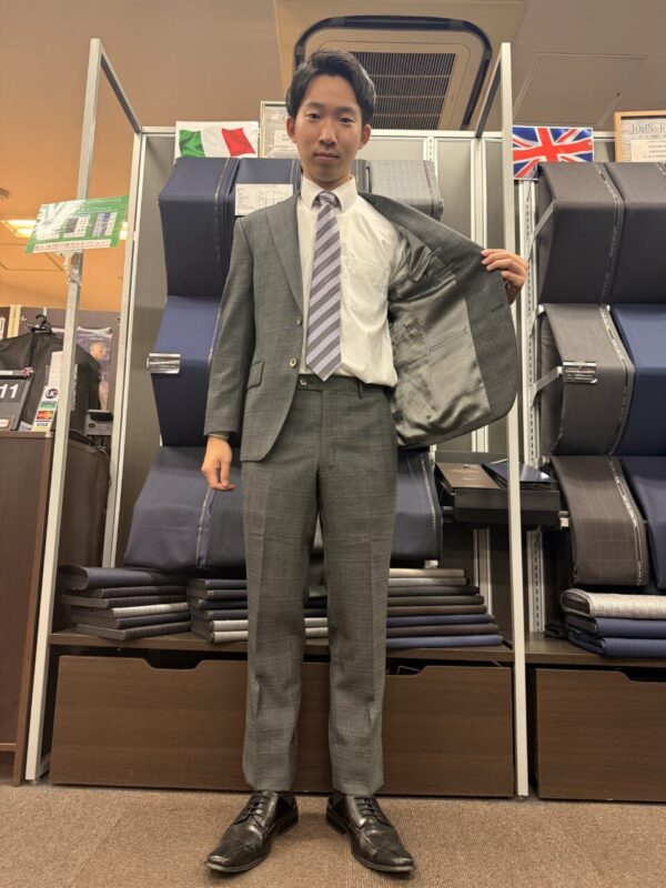 チェックスーツでお洒落に♪のアイキャッチ画像