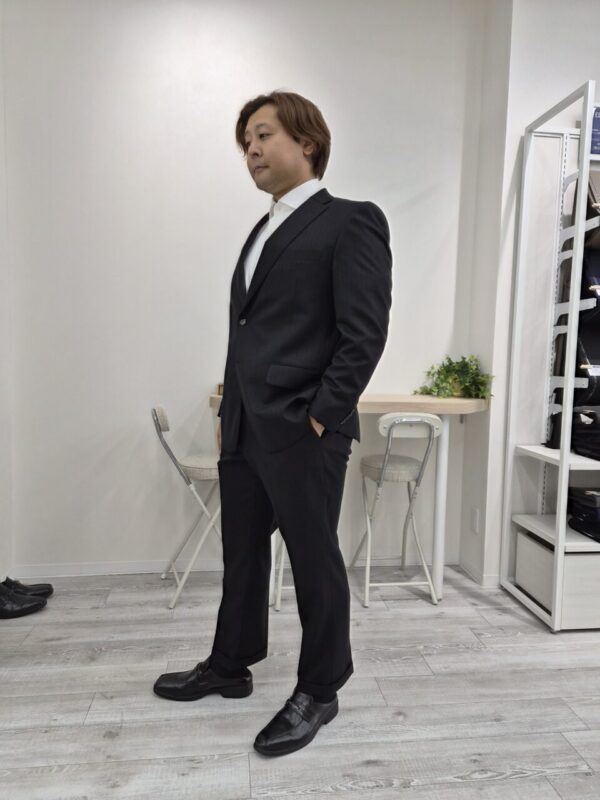 黒のシャドーストライプでスタイリッシュにのアイキャッチ画像