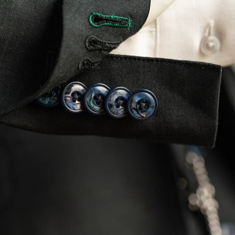 クラシカルなスーツにするオプションのアイキャッチ画像