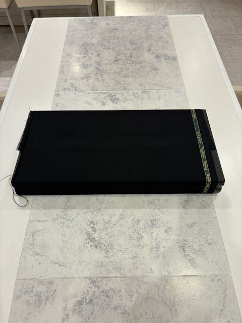 おすすめの生地紹介オールシーズン、ネイビーのアイキャッチ画像