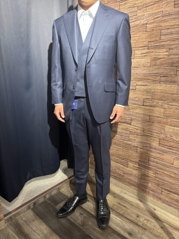 シャツもオーダーでトータルコーディネートしましたのアイキャッチ画像