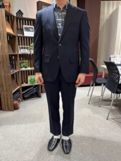 Super100’s×紺色折柄スーツ！大変エレガントな仕上がりです✨🔥🌈の画像