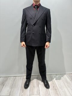 圧倒的な存在感を放つ、主役の為の一着の画像