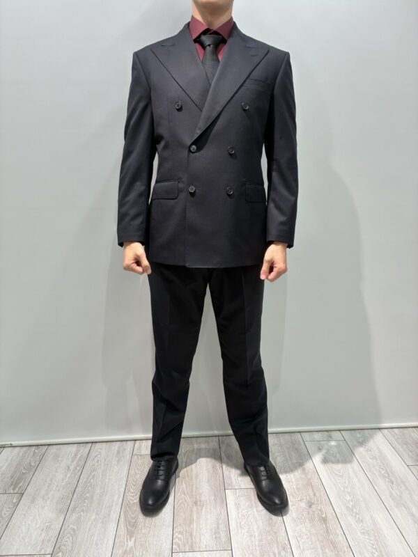 圧倒的な存在感を放つ、主役の為の一着のアイキャッチ画像