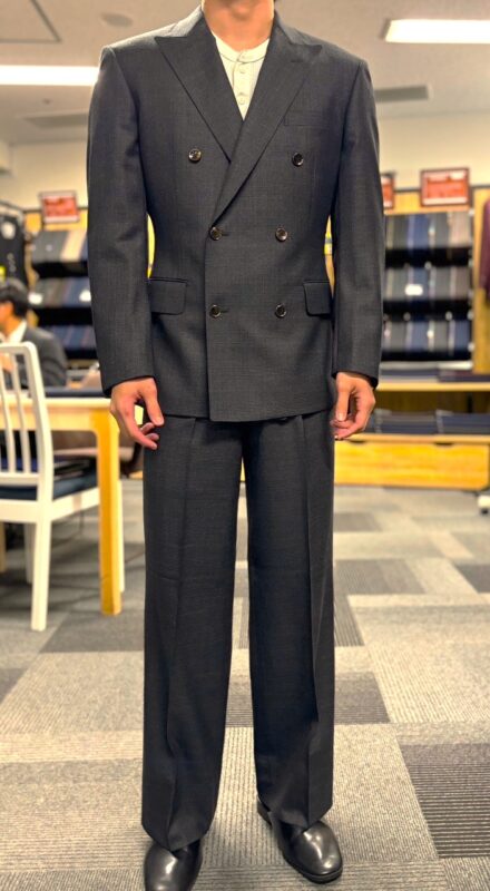 チャコールグレー系・Wool100％ナチュラルストレッチ素材&ドビー織り柄裏地のアイキャッチ画像