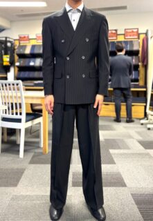 黒系・光沢ナチュラルストレッチ素材&ペイズリー柄裏地の画像