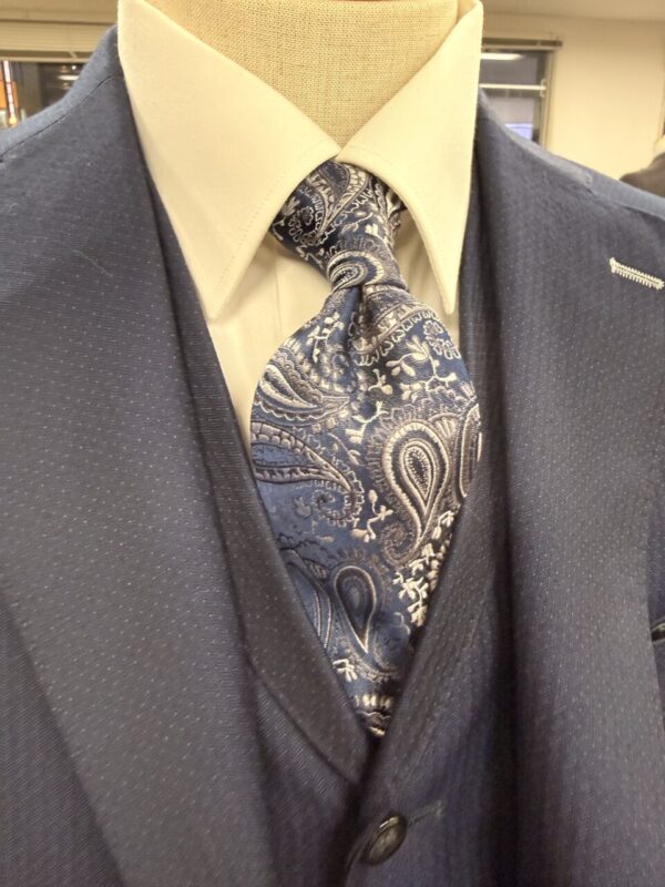 ネクタイピンでエレガントな印象にのアイキャッチ画像