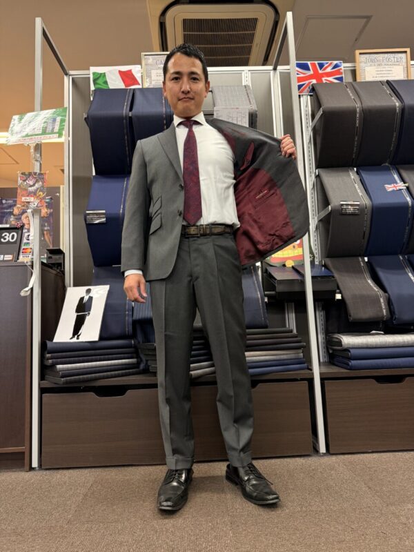 高級感溢れるイタリアブランド生地　アルビノ・トレッロ・ヴィエラのアイキャッチ画像