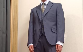 三つ揃えでスッキリとお洒落にの画像