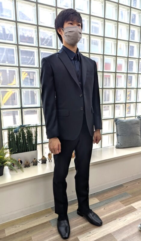 艶のあるスーツで「華」を演出のアイキャッチ画像