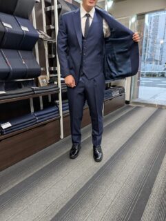 爽やかでフレッシュ感満載のエレガンススーツの画像