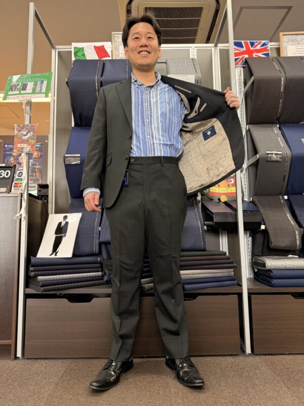 ストレッチ性のあるイタリアブランド生地　マルゾットのアイキャッチ画像