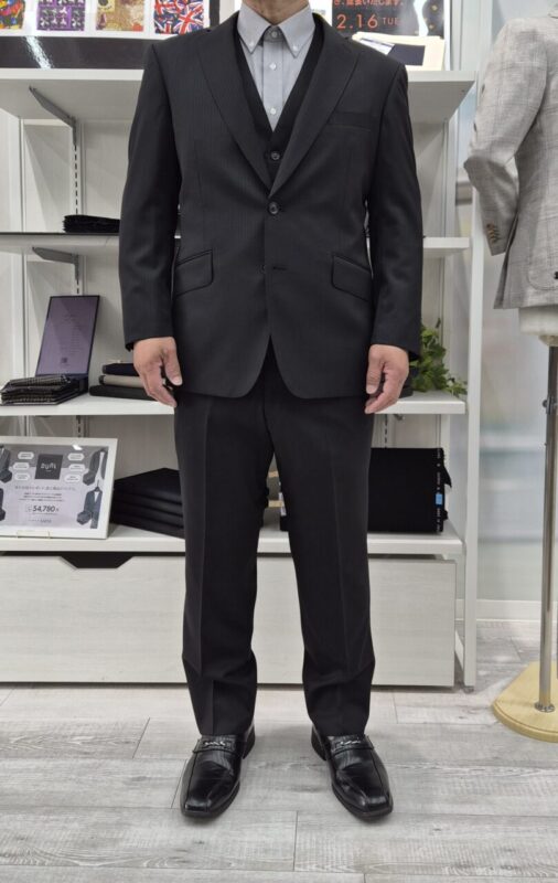 黒のシャドーストライプでより締まった印象にのアイキャッチ画像