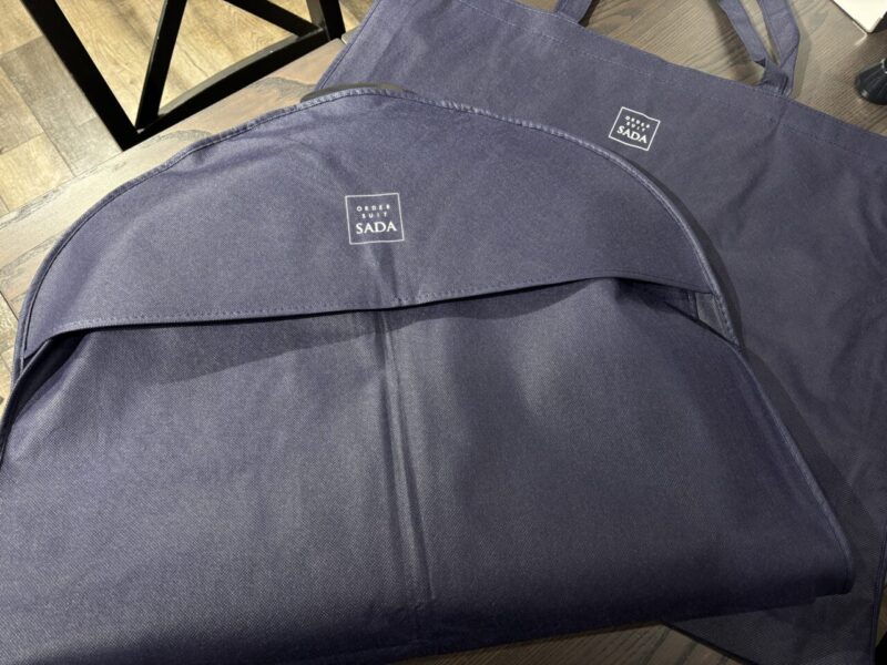 スーツの保護カバーが変わります！のアイキャッチ画像