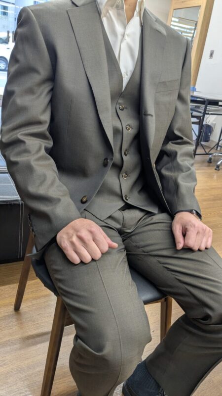 伊製カーキの仮面、内に潜む勾玉。のアイキャッチ画像