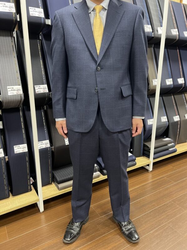 さりげないチェック柄でビジネスシーンをお洒落に演出のアイキャッチ画像