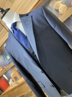 上質な着心地・艶感からなる王道ネイビー【MARLANE】の画像