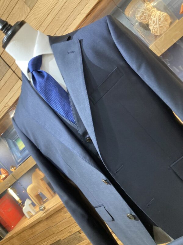 上質な着心地・艶感からなる王道ネイビー【MARLANE】のアイキャッチ画像