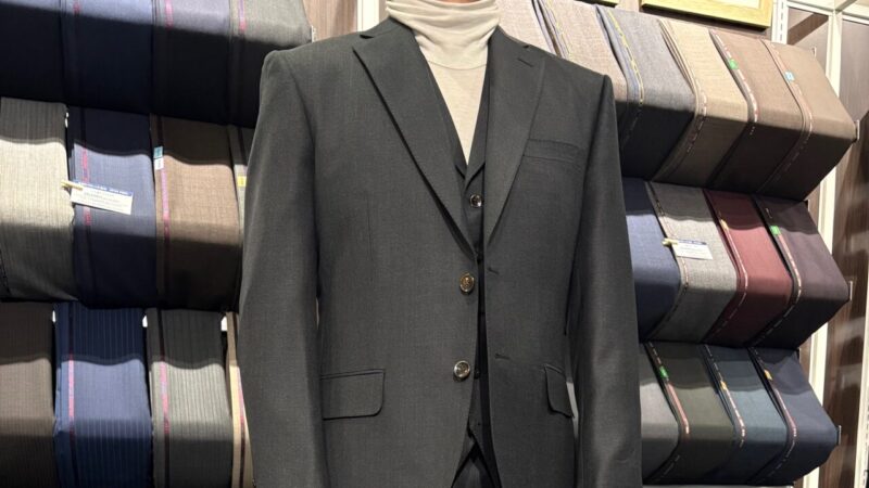 【CANONICO】Cグレー無地 スリーピーススーツのアイキャッチ画像