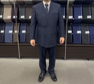 柔らかな印象のダブルスーツの画像