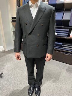 グリーンカラー×ダブルスーツを初回OPセットにてお仕立ていただきました✨✨のアイキャッチ画像