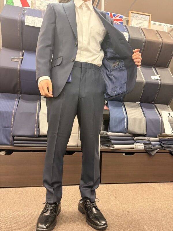 イギリスブランドスーツでビシっと♪のアイキャッチ画像