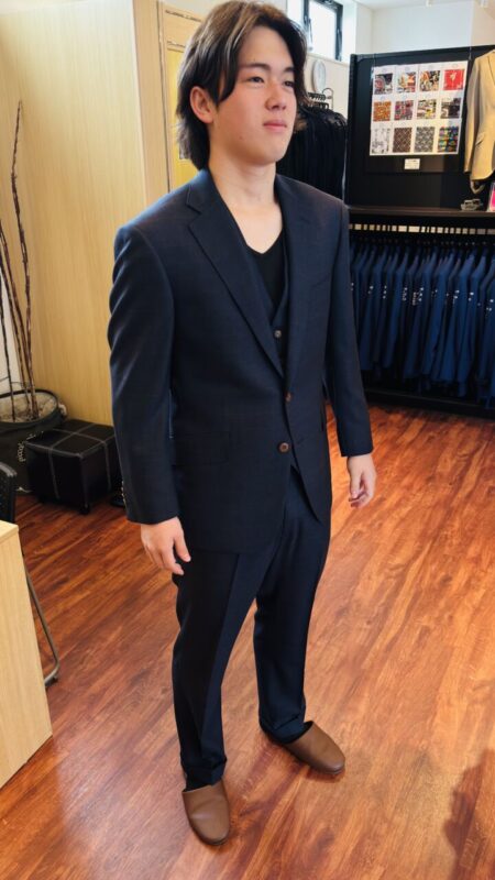 オシャレなウィンドウペーン柄を細かなところまでこだわったオリジナルな１着のアイキャッチ画像