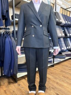 レディーススーツ/ダブルでお仕立て頂きました。の画像