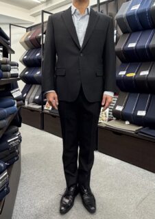 黒き装い　フォーマルスーツの画像