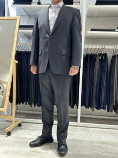 グレースーツの画像