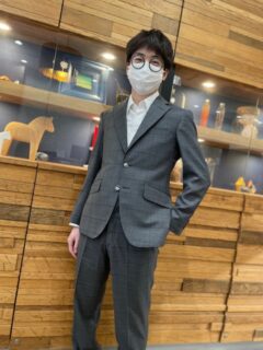 高機能でオシャレなパープルチェックスーツの画像