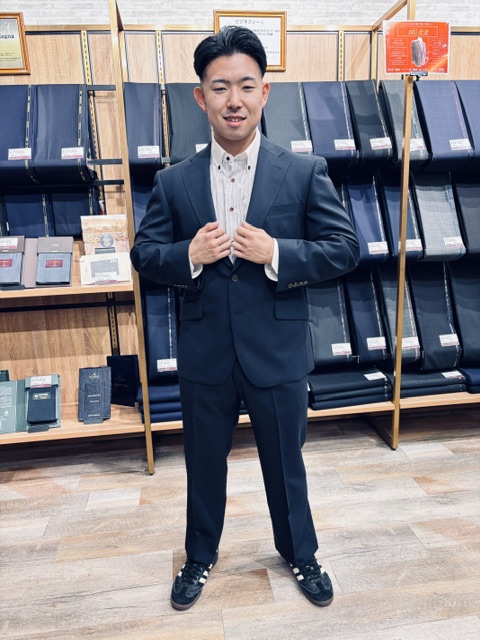 鍛え続けている胸まわりも窮屈感なくゆとりのあるシルエットに！のアイキャッチ画像