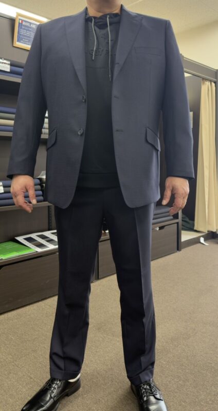 [HG仕立て]紺織柄スーツエレガントな仕上がりのアイキャッチ画像