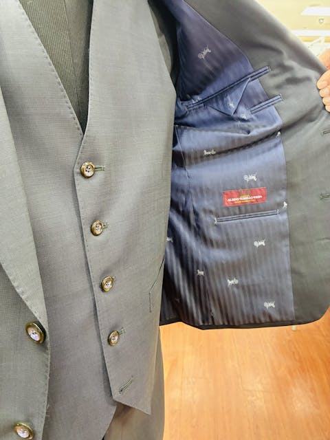 【イタリア製生地】グレーブラウン織柄×ネイビー馬車柄のアイキャッチ画像