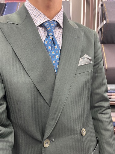 グリーンにはネイビーかな？のアイキャッチ画像