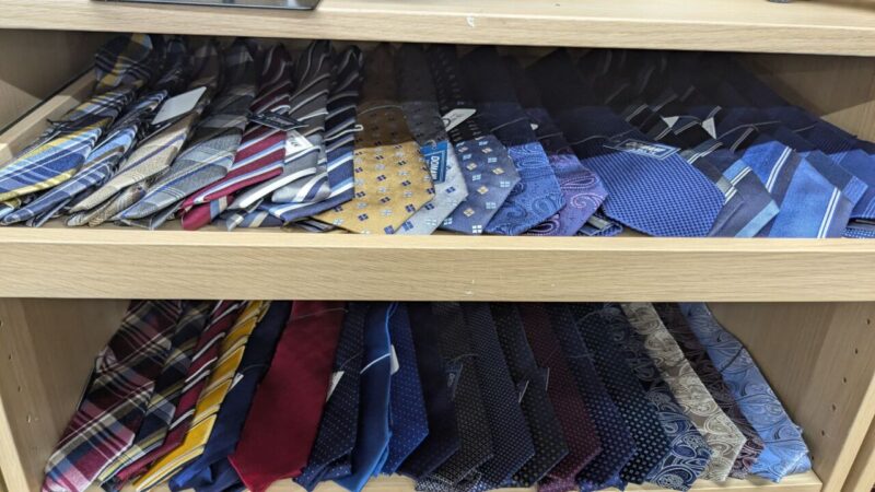 胸元も衣替えを。春夏ネクタイはじめました！のアイキャッチ画像