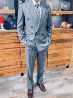 王道のグレンチェック柄のＣＡＮＯＮＩＣＯ生地でダブルブレストスーツの画像