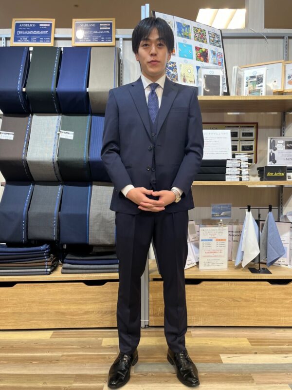 タイムレスなダークネイビースリーピース【CANONICO】のアイキャッチ画像