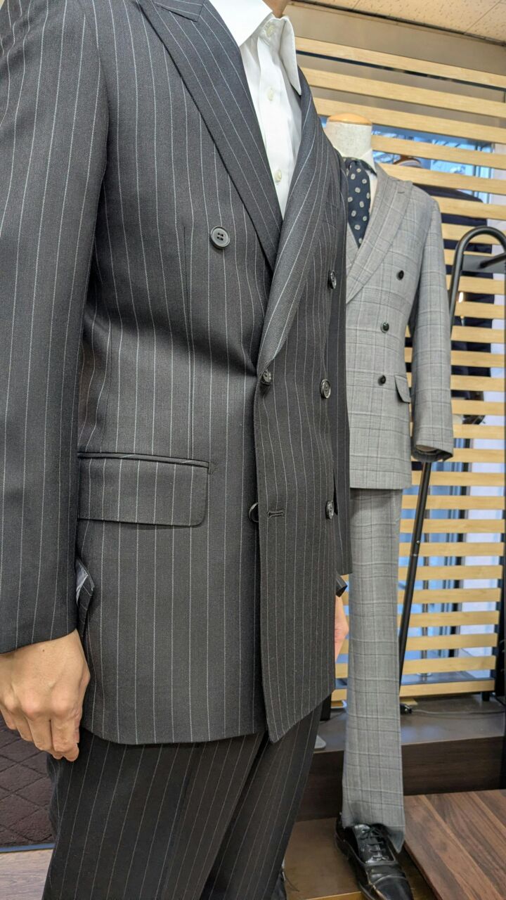 黒の威厳、ダブルブレスト&ツータック-神田・秋葉原店スーツ