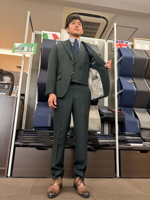 グリーンチェックのブランドスーツ♪のアイキャッチ画像