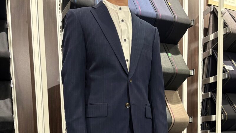 ネイビー オルタネイトストライプスーツのアイキャッチ画像