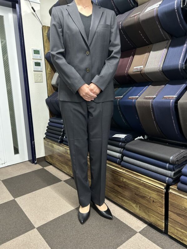 スタイリッシュなストレートのアイキャッチ画像