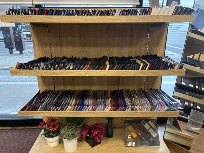 春夏ネクタイ入荷しました！のアイキャッチ画像