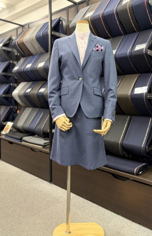 新作サンプルスーツのご紹介3のアイキャッチ画像