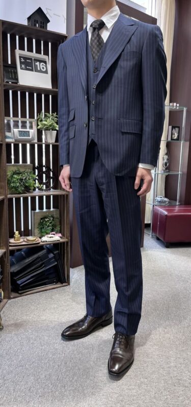 初めてのオーダースーツ到着！！のアイキャッチ画像