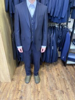 スリーピースでお仕立ていただきました。の画像