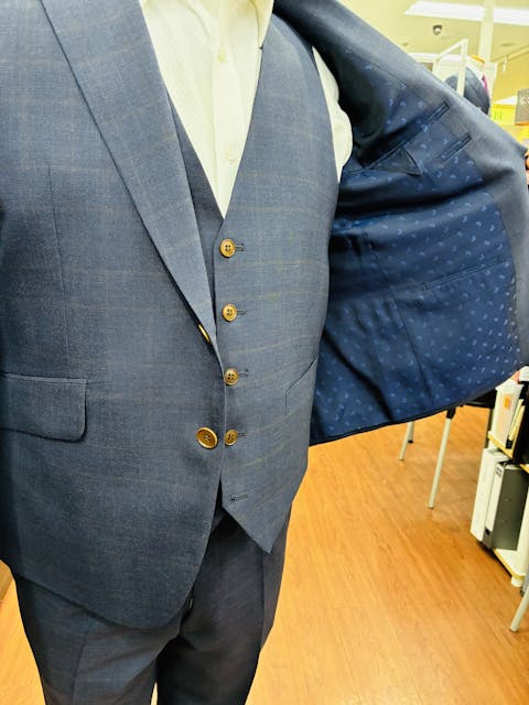 紺オーバーペン×紺ペイズリーのアイキャッチ画像